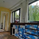 Cottage mit Pool und großem Garten